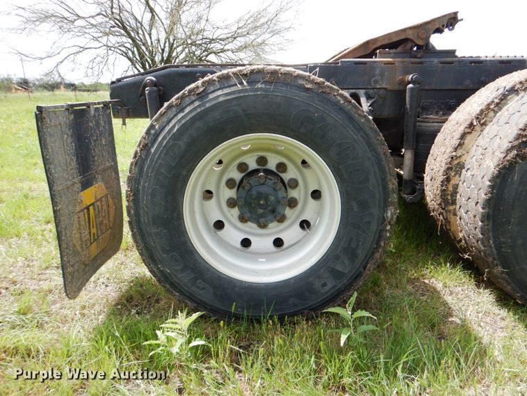 image for item DJ0778 1996 Western Star 4964F  semi truck