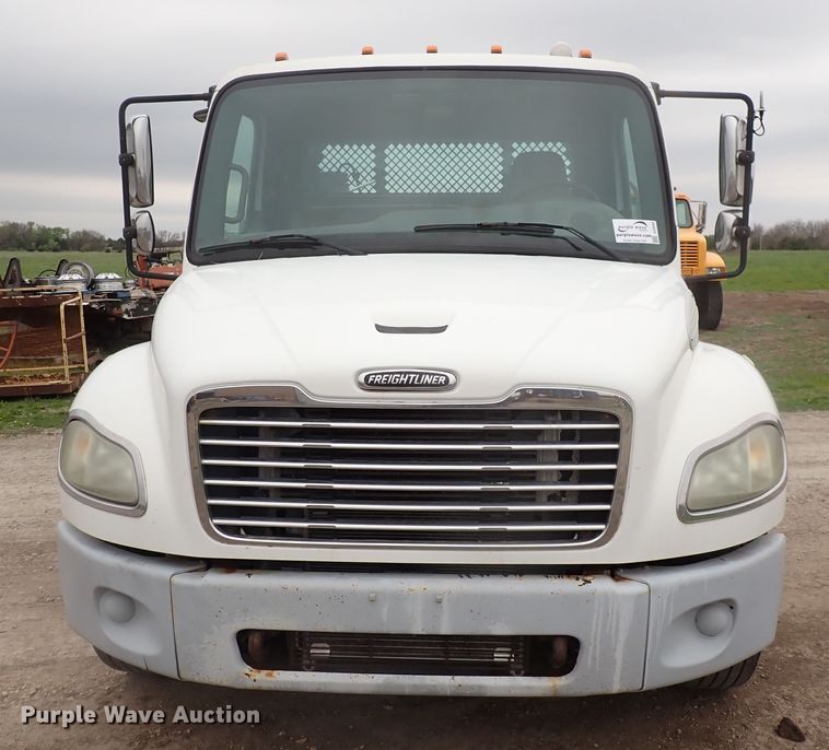 image for item DJ5545 2006 Freightliner M2  flatbed truck