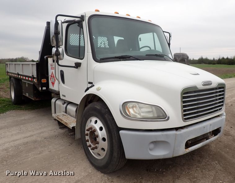 image for item DJ5545 2006 Freightliner M2  flatbed truck