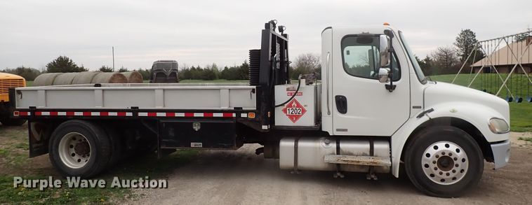 image for item DJ5545 2006 Freightliner M2  flatbed truck