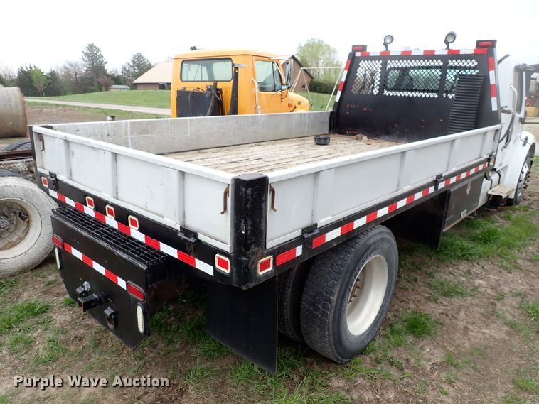 image for item DJ5545 2006 Freightliner M2  flatbed truck