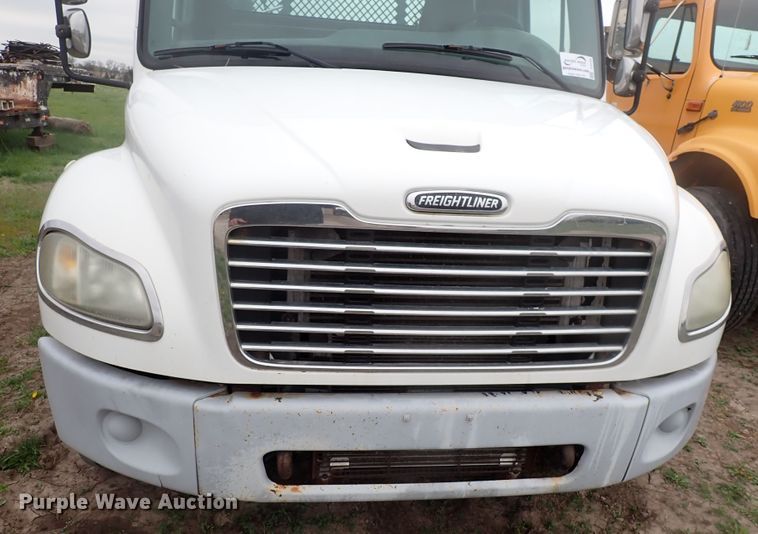 image for item DJ5545 2006 Freightliner M2  flatbed truck