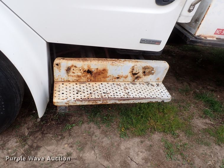 image for item DJ5545 2006 Freightliner M2  flatbed truck