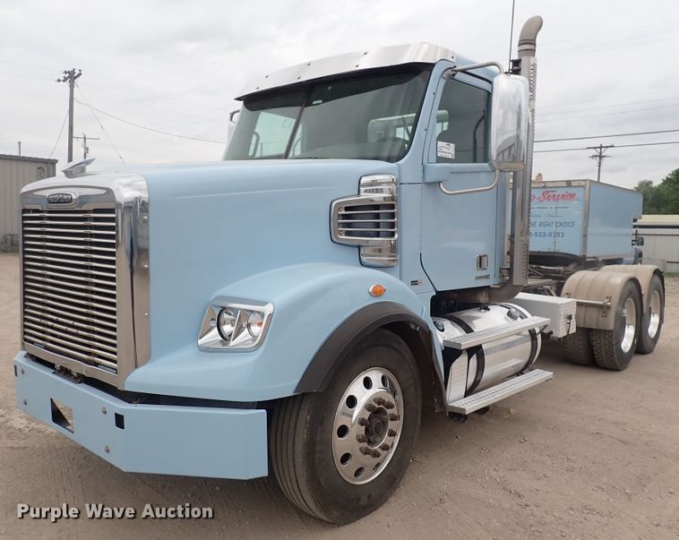 image for item DJ5674 2012 Freightliner Coronado SD  semi truck