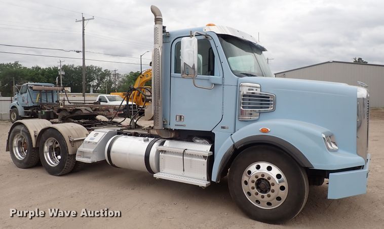 image for item DJ5674 2012 Freightliner Coronado SD  semi truck