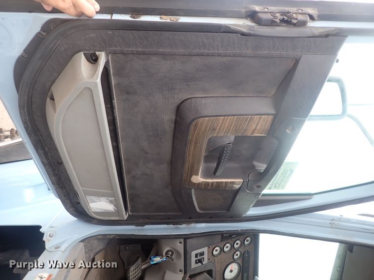 image for item DJ5674 2012 Freightliner Coronado SD  semi truck