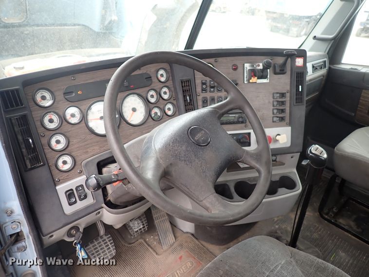 image for item DJ5674 2012 Freightliner Coronado SD  semi truck