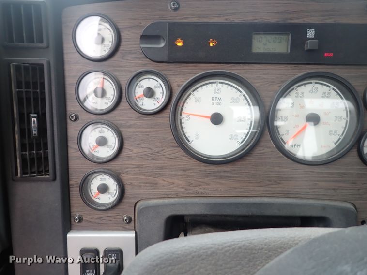 image for item DJ5674 2012 Freightliner Coronado SD  semi truck