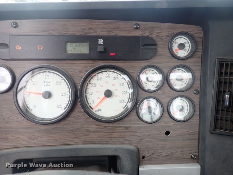 image for item DJ5674 2012 Freightliner Coronado SD  semi truck