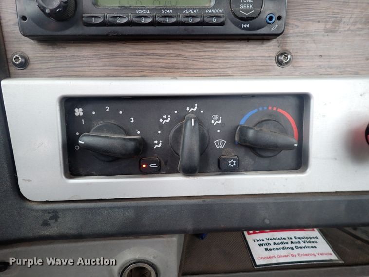 image for item DJ5674 2012 Freightliner Coronado SD  semi truck