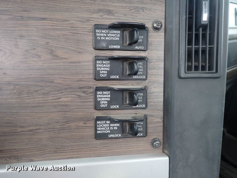 image for item DJ5674 2012 Freightliner Coronado SD  semi truck