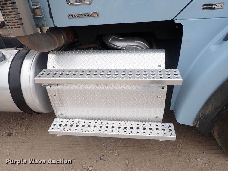 image for item DJ5674 2012 Freightliner Coronado SD  semi truck