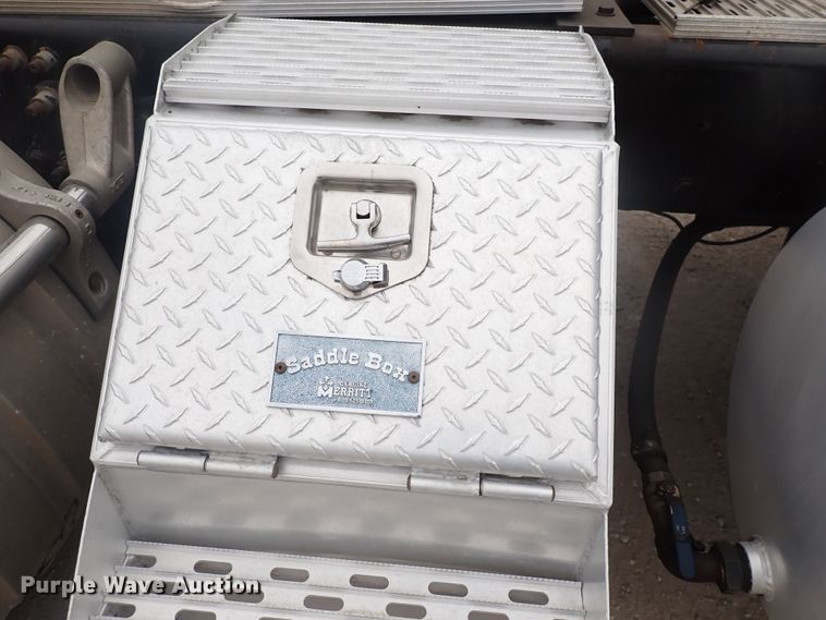 image for item DJ5674 2012 Freightliner Coronado SD  semi truck