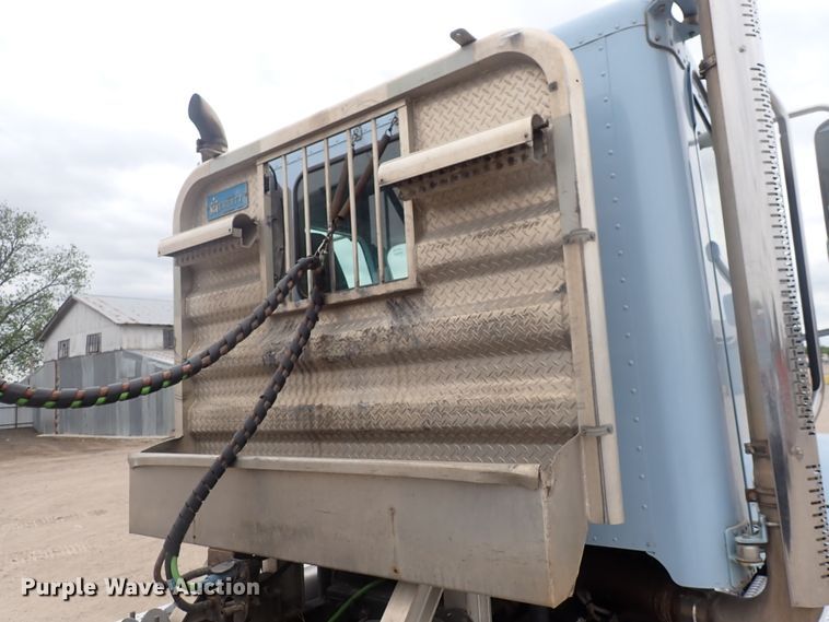 image for item DJ5674 2012 Freightliner Coronado SD  semi truck