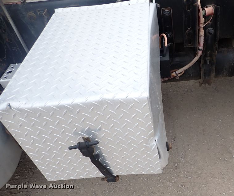 image for item DJ5674 2012 Freightliner Coronado SD  semi truck