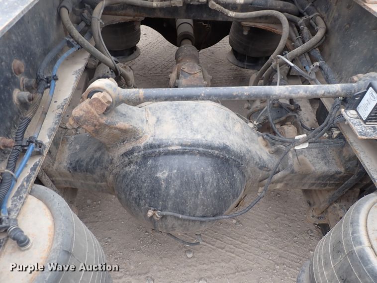 image for item DJ5674 2012 Freightliner Coronado SD  semi truck