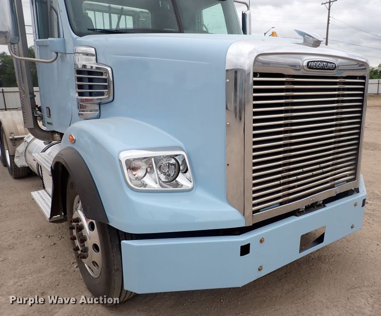 image for item DJ5674 2012 Freightliner Coronado SD  semi truck