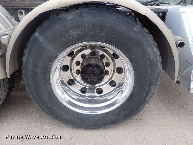 image for item DJ5674 2012 Freightliner Coronado SD  semi truck