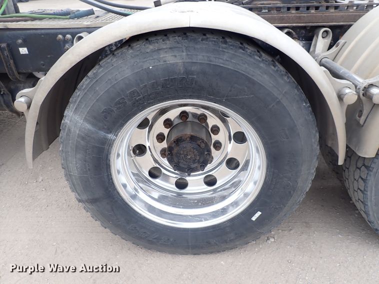 image for item DJ5674 2012 Freightliner Coronado SD  semi truck