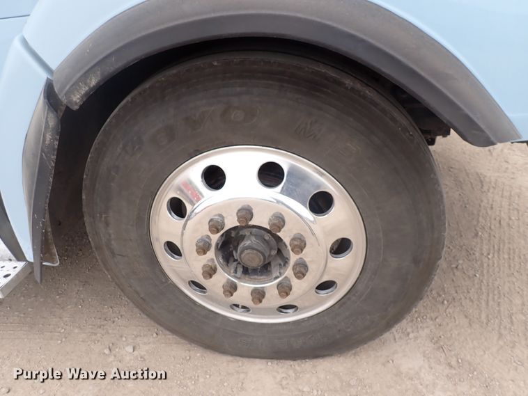 image for item DJ5674 2012 Freightliner Coronado SD  semi truck