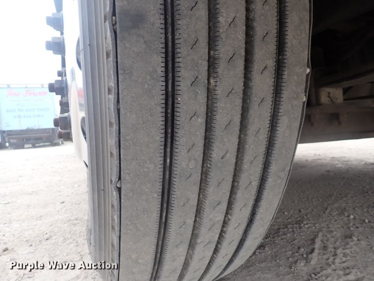 image for item DJ5674 2012 Freightliner Coronado SD  semi truck