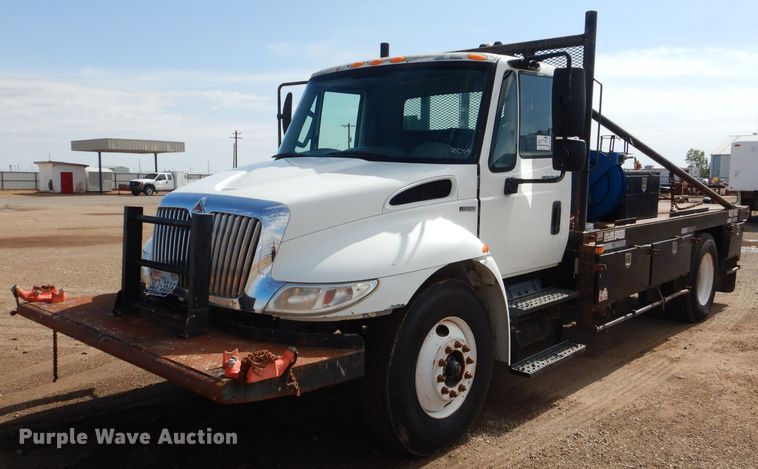 image for item DJ8845 2011 International DuraStar 4400  winch truck