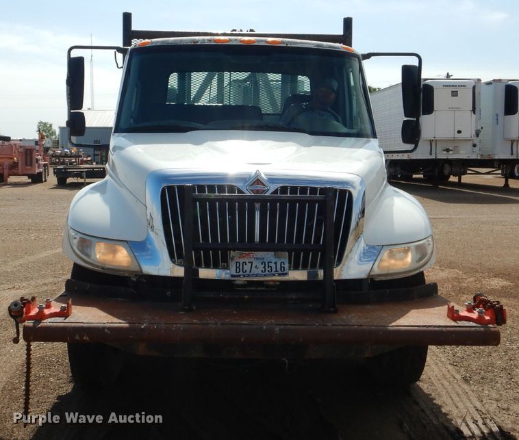 image for item DJ8845 2011 International DuraStar 4400  winch truck