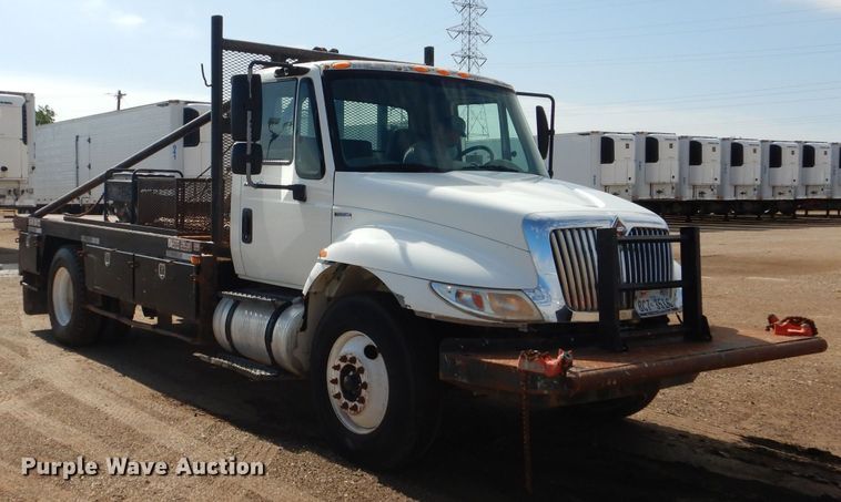 image for item DJ8845 2011 International DuraStar 4400  winch truck