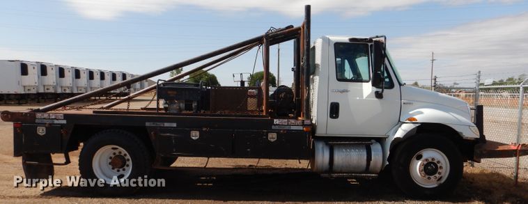 image for item DJ8845 2011 International DuraStar 4400  winch truck