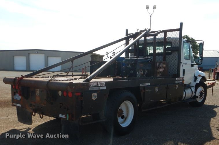 image for item DJ8845 2011 International DuraStar 4400  winch truck