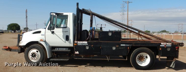 image for item DJ8845 2011 International DuraStar 4400  winch truck