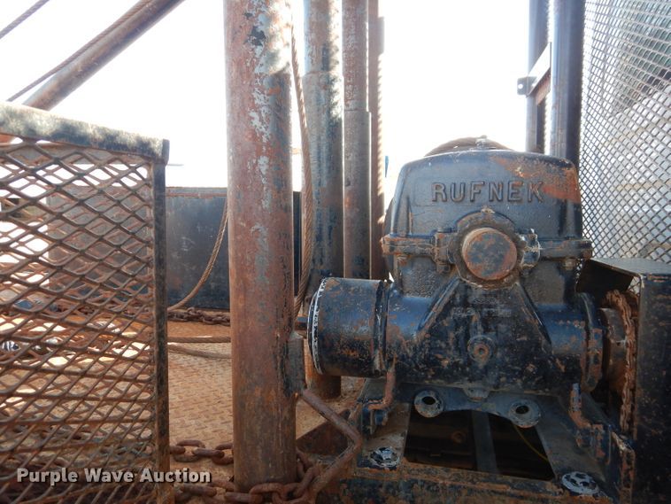 image for item DJ8845 2011 International DuraStar 4400  winch truck