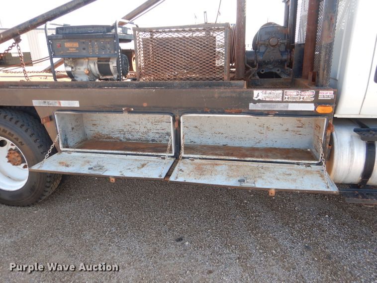 image for item DJ8845 2011 International DuraStar 4400  winch truck