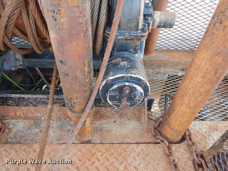 image for item DJ8845 2011 International DuraStar 4400  winch truck