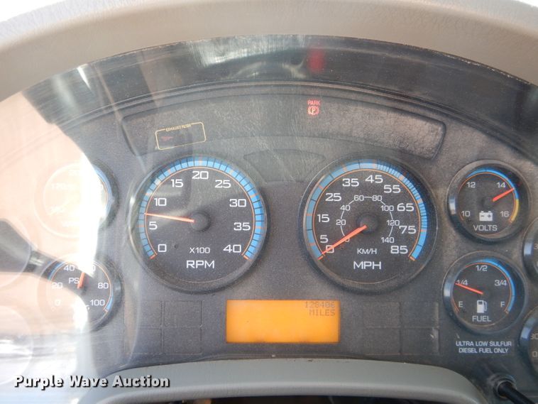 image for item DJ8845 2011 International DuraStar 4400  winch truck