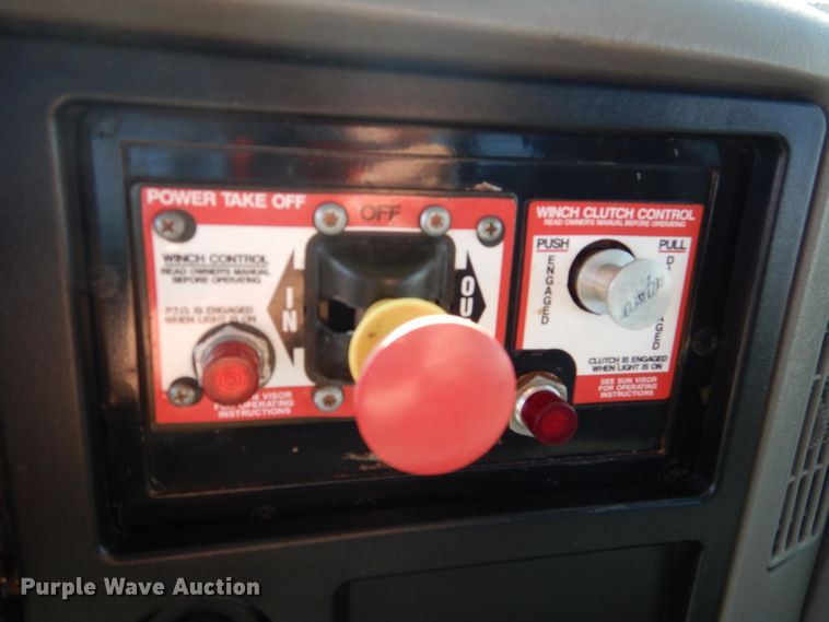 image for item DJ8845 2011 International DuraStar 4400  winch truck