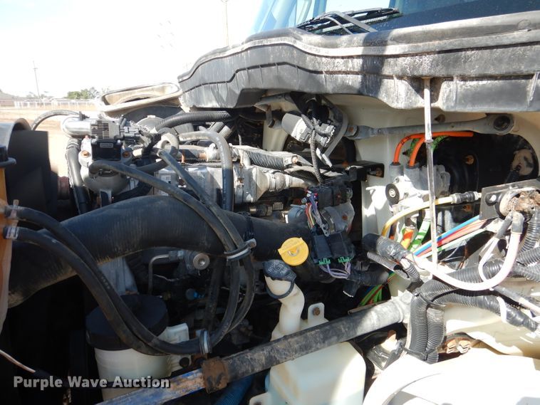 image for item DJ8845 2011 International DuraStar 4400  winch truck