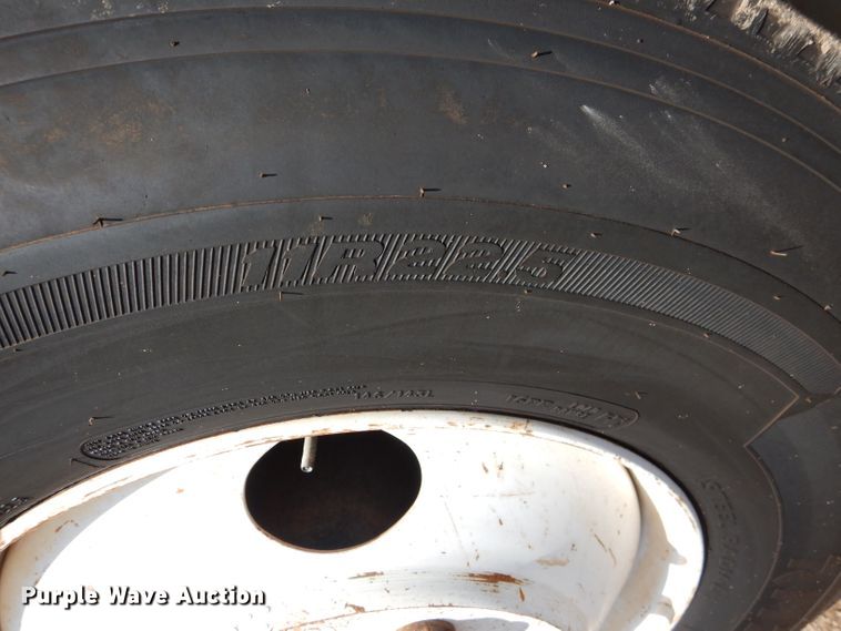 image for item DJ8845 2011 International DuraStar 4400  winch truck