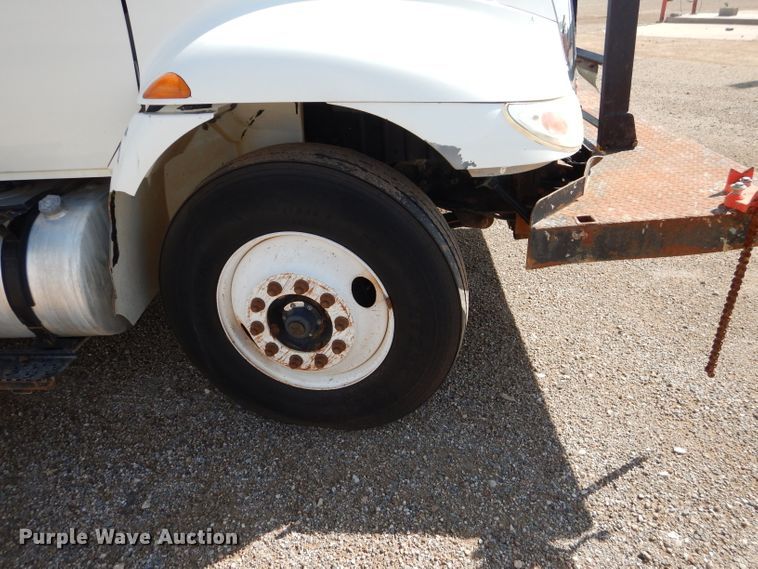 image for item DJ8845 2011 International DuraStar 4400  winch truck