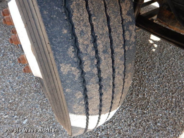 image for item DJ8845 2011 International DuraStar 4400  winch truck