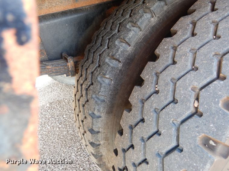 image for item DJ8845 2011 International DuraStar 4400  winch truck