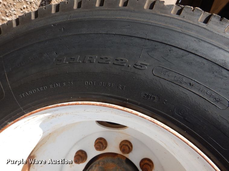 image for item DJ8845 2011 International DuraStar 4400  winch truck