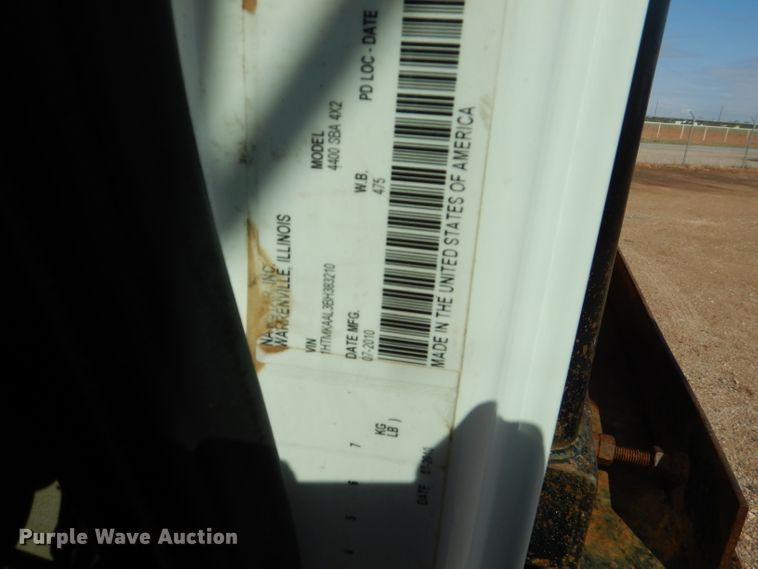 image for item DJ8845 2011 International DuraStar 4400  winch truck