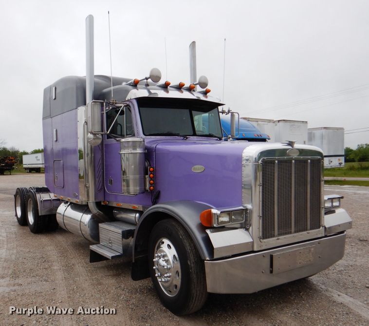 image for item DK5680 2000 Peterbilt 378  semi truck