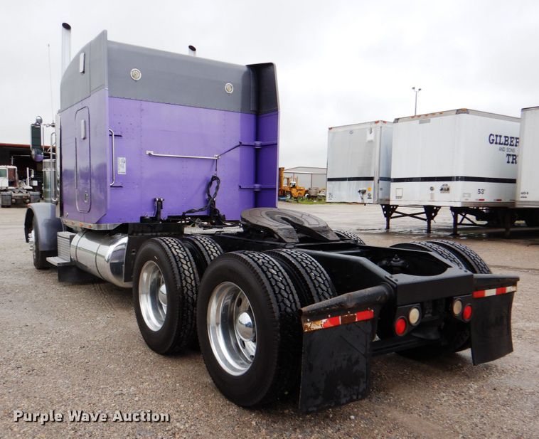 image for item DK5680 2000 Peterbilt 378  semi truck