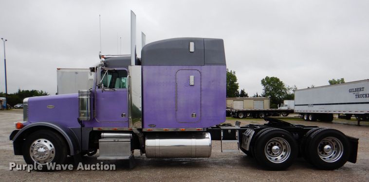 image for item DK5680 2000 Peterbilt 378  semi truck