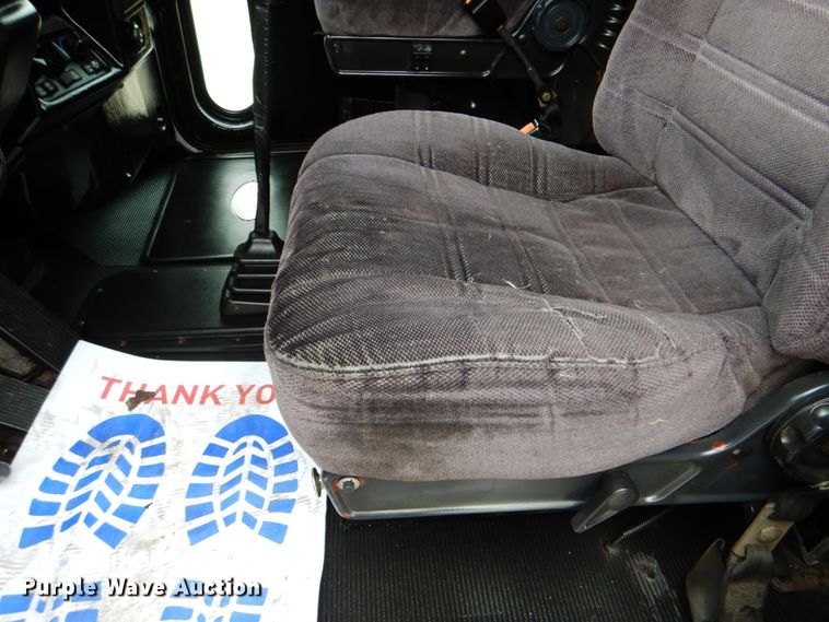 image for item DK5680 2000 Peterbilt 378  semi truck