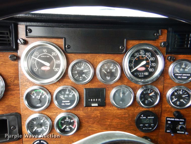 image for item DK5680 2000 Peterbilt 378  semi truck