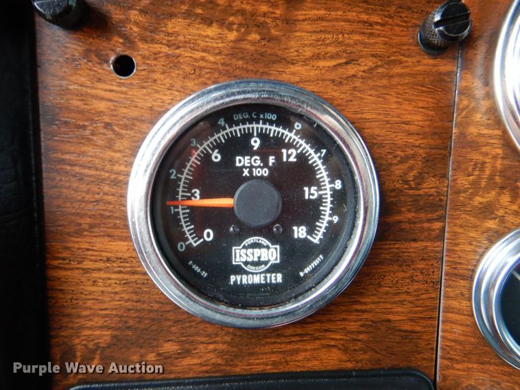 image for item DK5680 2000 Peterbilt 378  semi truck