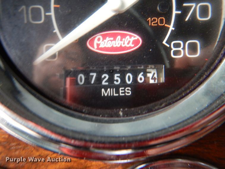image for item DK5680 2000 Peterbilt 378  semi truck